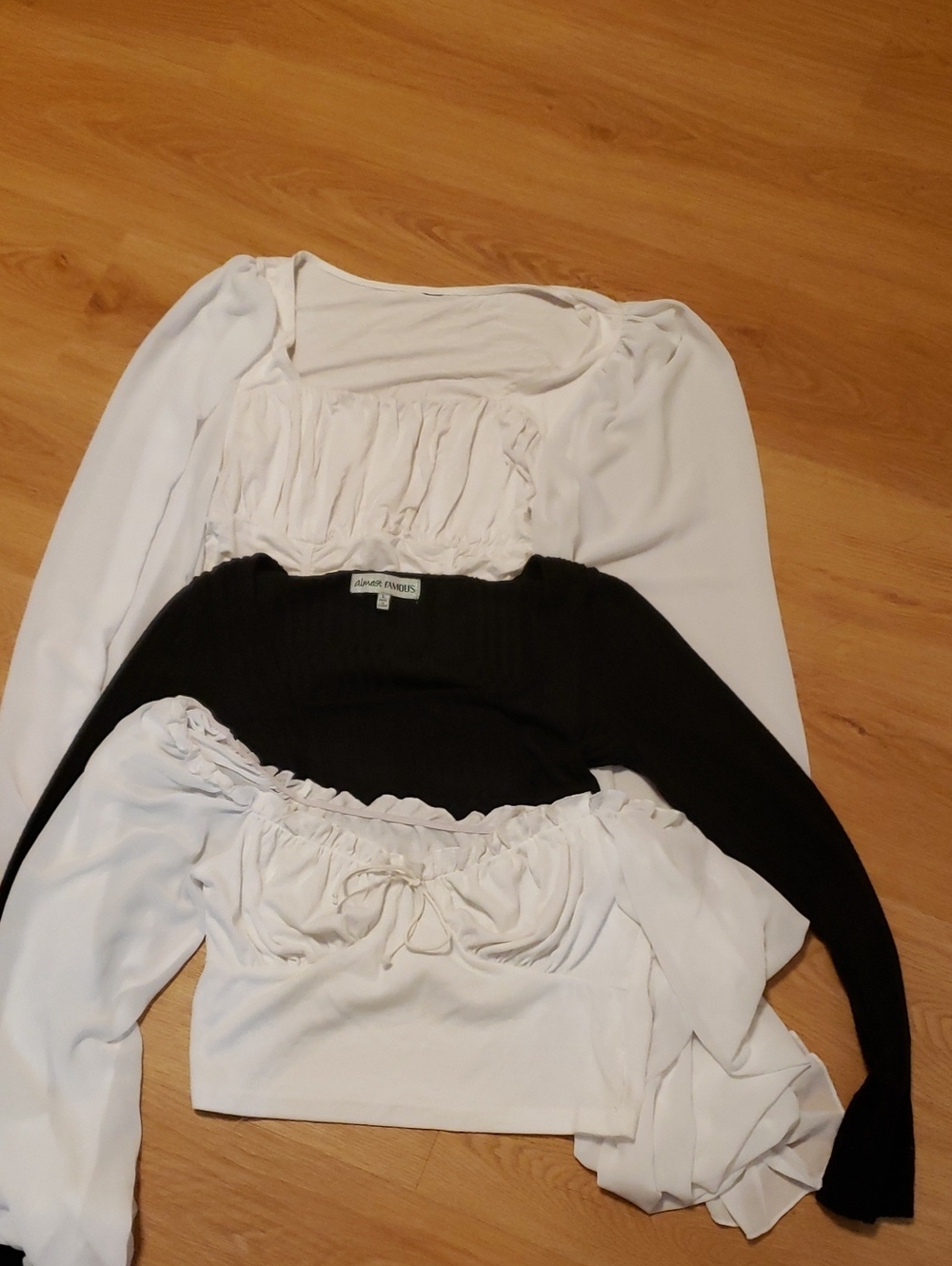 Selling 3 Cute M/L tops Together